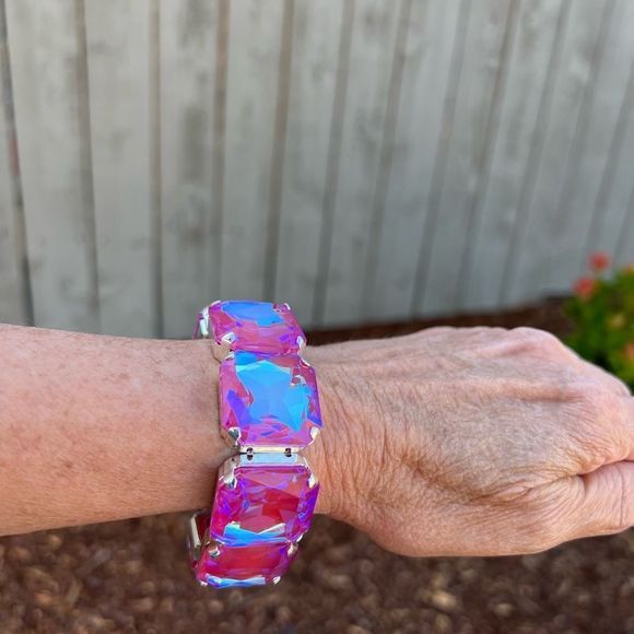 Handcrafted statement bracelet with large Swarovski crystals - Picture 10 of 10